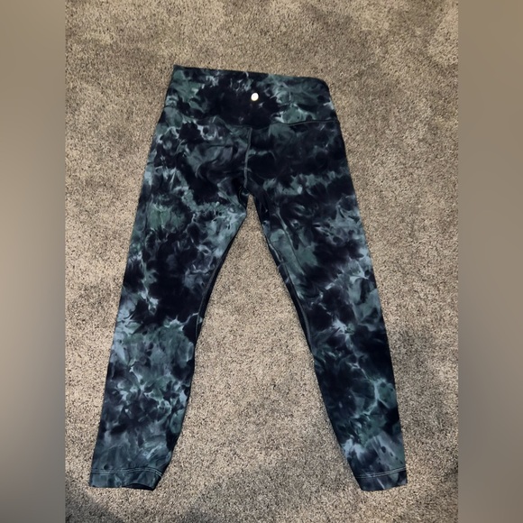 Lululemon size 8 align cropped leggings - Picture 3 of 6